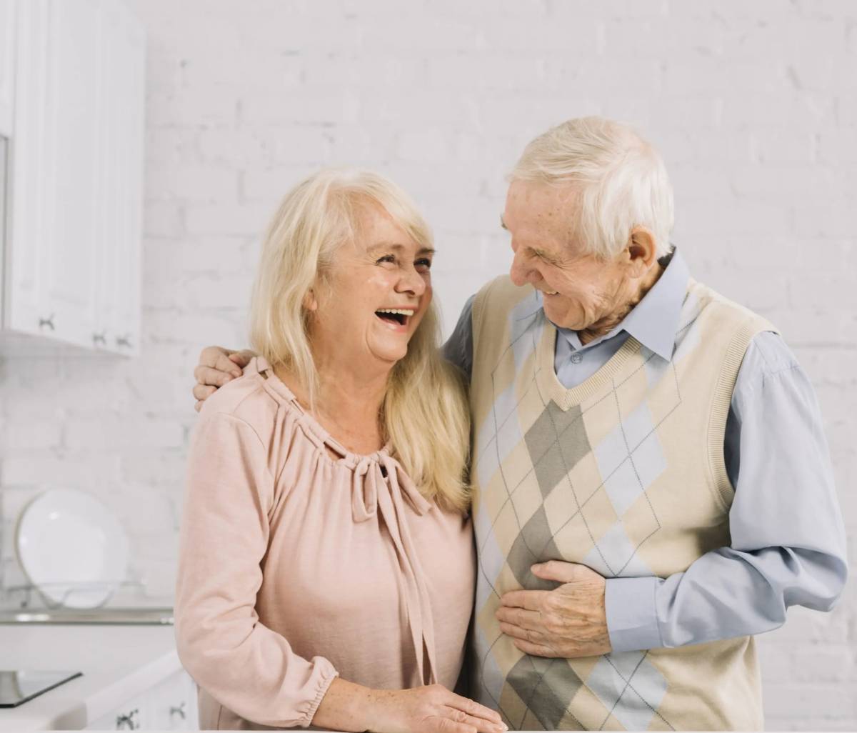 ENVEJECIMIENTO Y VEJEZ  SEGUNDA PARTE  DR. CARLOS MONCADA   Tertulia Cultural La Gruta Neiva Colombia